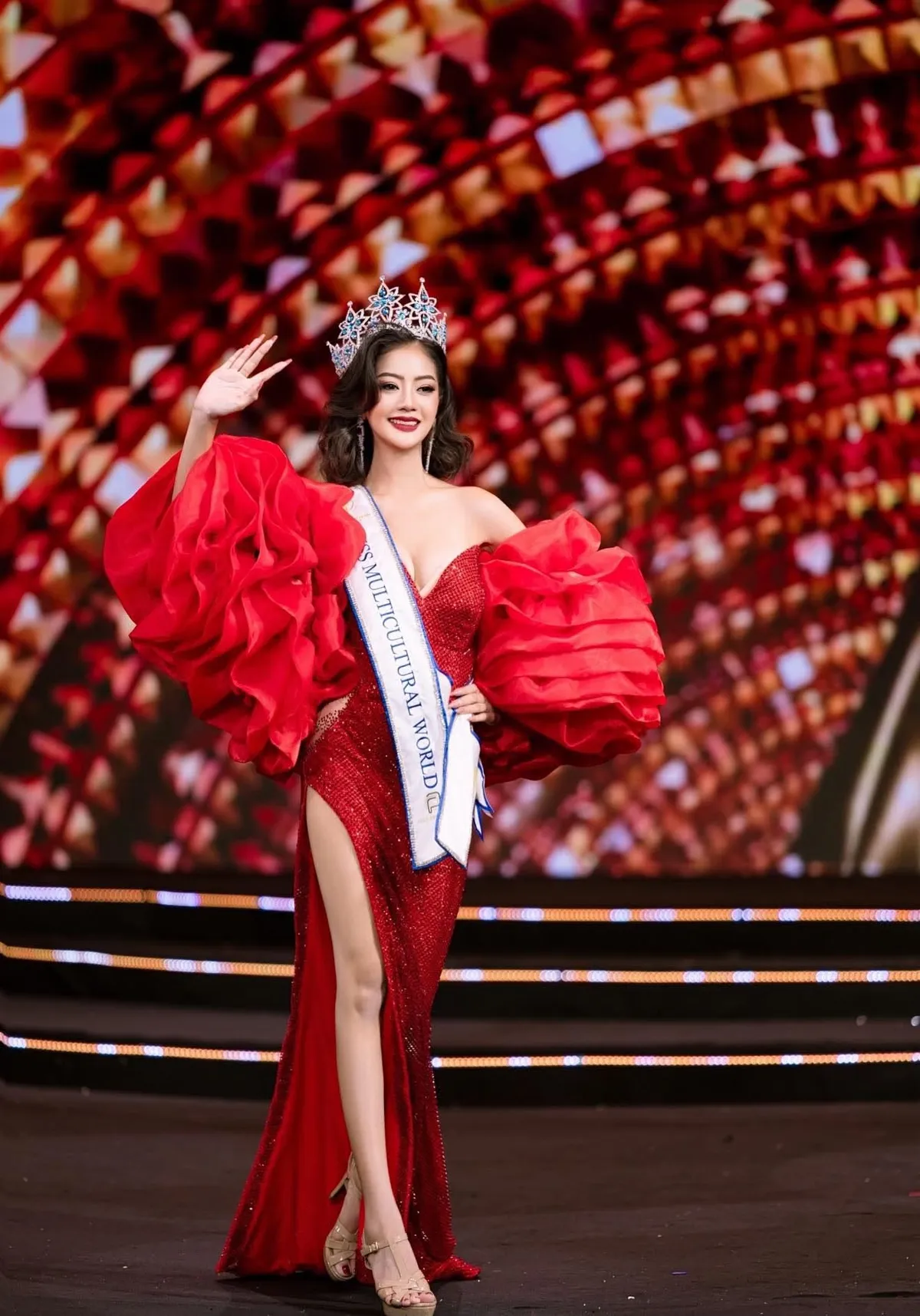 Người đẹp  Myanmar đăng quang Miss Multicultural World 2026 - Ảnh 2.