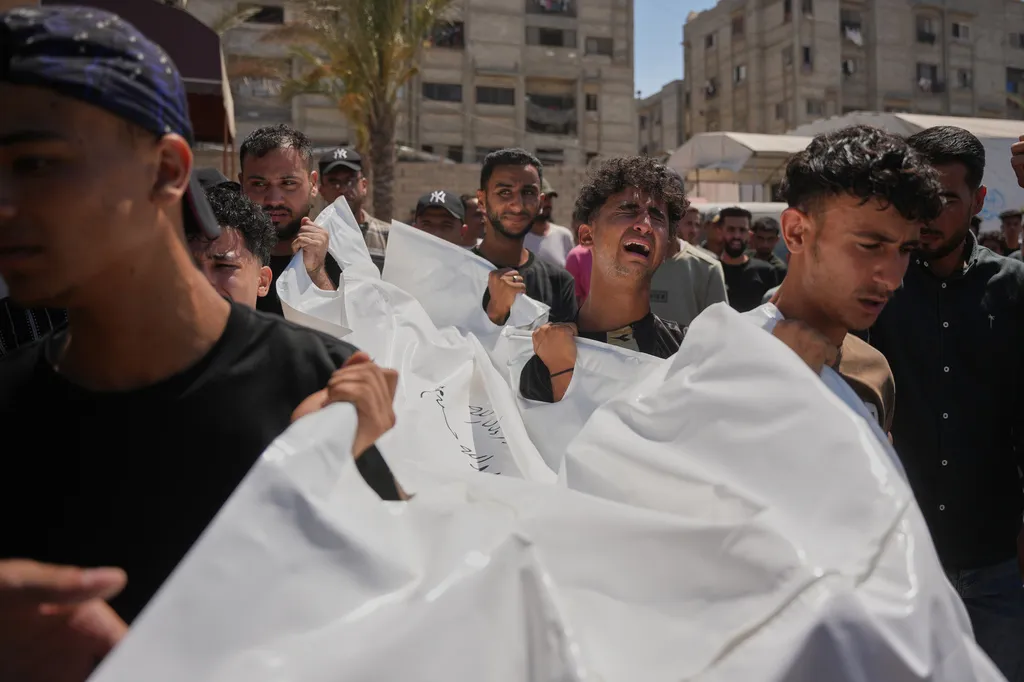 Israel tấn công Gaza khiến ít nhất 4 người thiệt mạng - Ảnh 1.