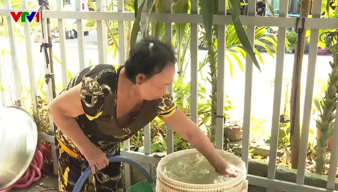 Nước sạch chưa được đấu nối ho&agrave;n thiện, người d&acirc;n - Ảnh 1.