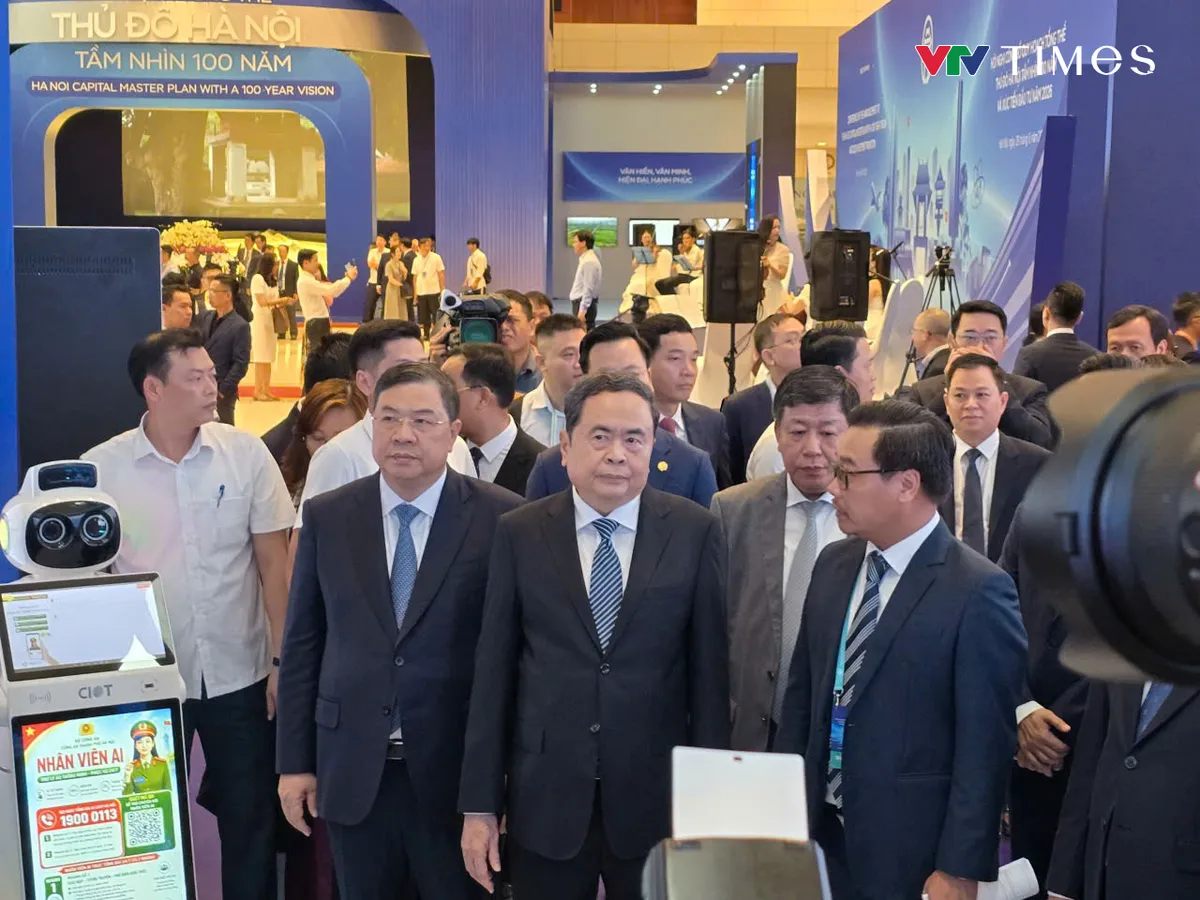 Chủ tịch Quốc hội dự Hội nghị c&ocirc;ng bố Quy hoạch tổng thể Thủ đ&ocirc; H&agrave; Nội tầm nh&igrave;n 100 năm - Ảnh 11.