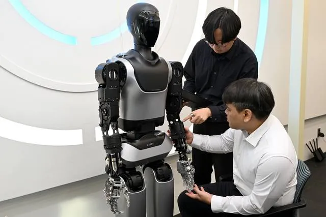 Hàn Quốc công bố kế hoạch đầu tư 1.000 tỷ USD, tăng tốc phát triển chip AI và robot hình người- Ảnh 1. Hàn Quốc công bố kế hoạch đầu tư 1.000 tỷ USD, tăng tốc phát triển chip AI và robot hình người- Ảnh 1.