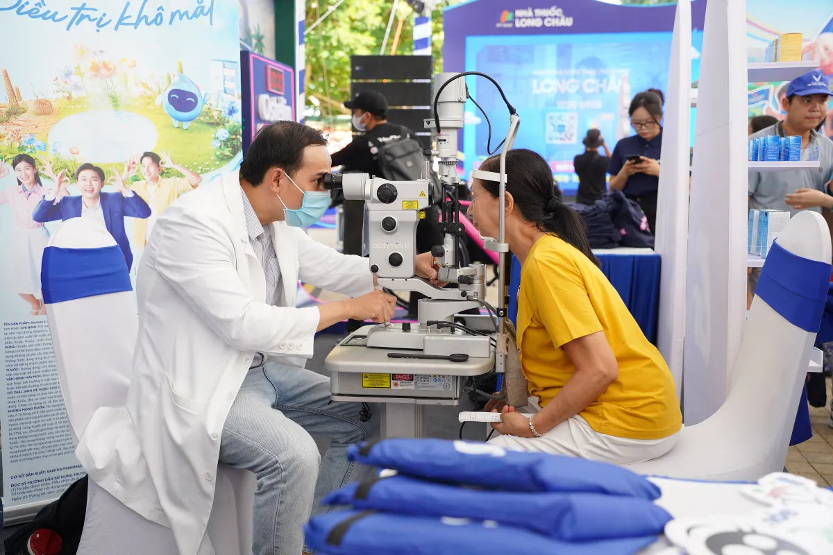 &ldquo;Ng&agrave;y hội gia đ&igrave;nh&rdquo; Long Ch&acirc;u 2026: Hơn 2.000 th&agrave;nh vi&ecirc;n từ c&aacute;c gia đ&igrave;nh ba thế hệ tại Cần Thơ c&ugrave;ng đi bộ v&igrave; sức khỏe- Ảnh 4.