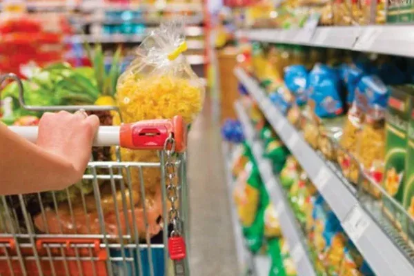 Giá xăng dầu giảm, doanh nghiệp cần chủ động hạ giá hàng hóa và dịch vụ- Ảnh 1. Giá xăng dầu giảm, doanh nghiệp cần chủ động hạ giá hàng hóa và dịch vụ- Ảnh 1.