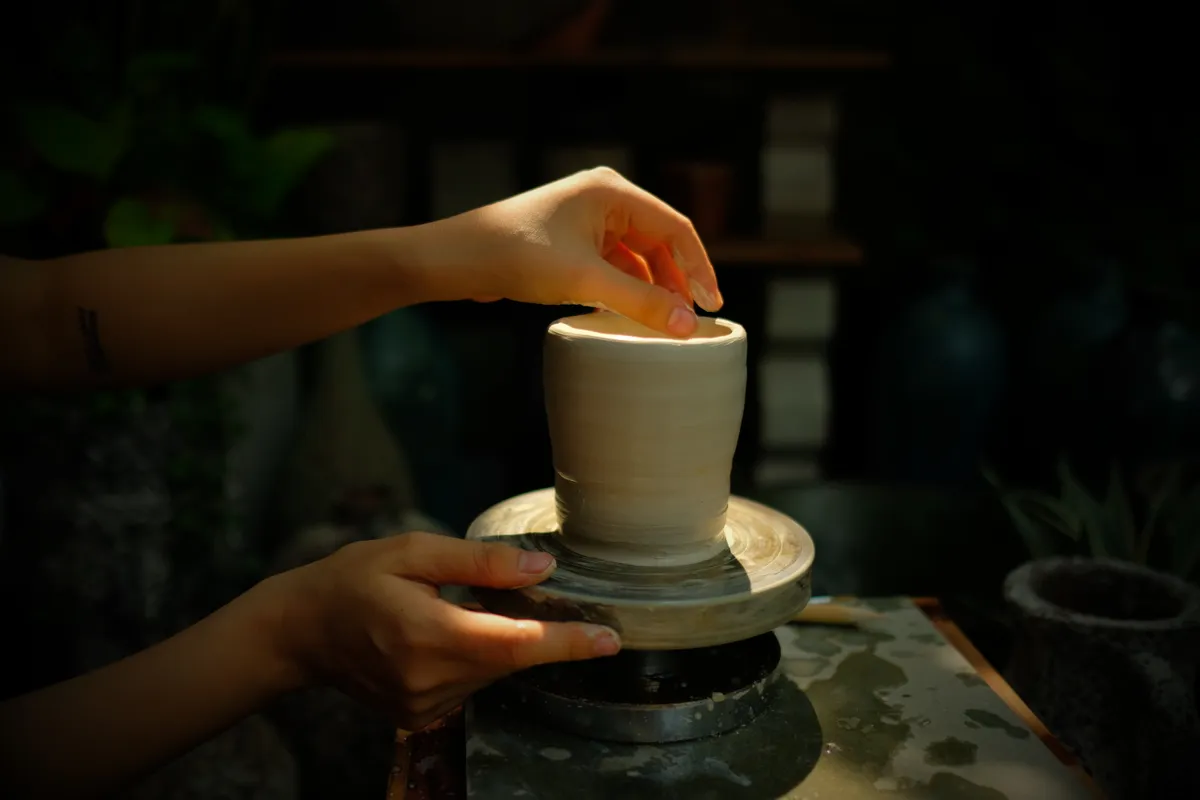 Khi đ&ocirc;i tay gi&uacute;p t&acirc;m tr&iacute; nghỉ ngơi- Ảnh 2.