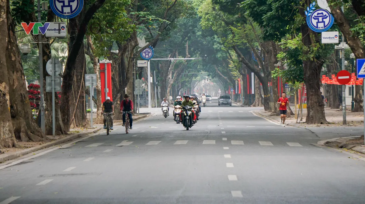 Hà Nội hướng dẫn đi lại phục vụ thí điểm vùng phát thải thấp từ 1/7 - Ảnh 1.
