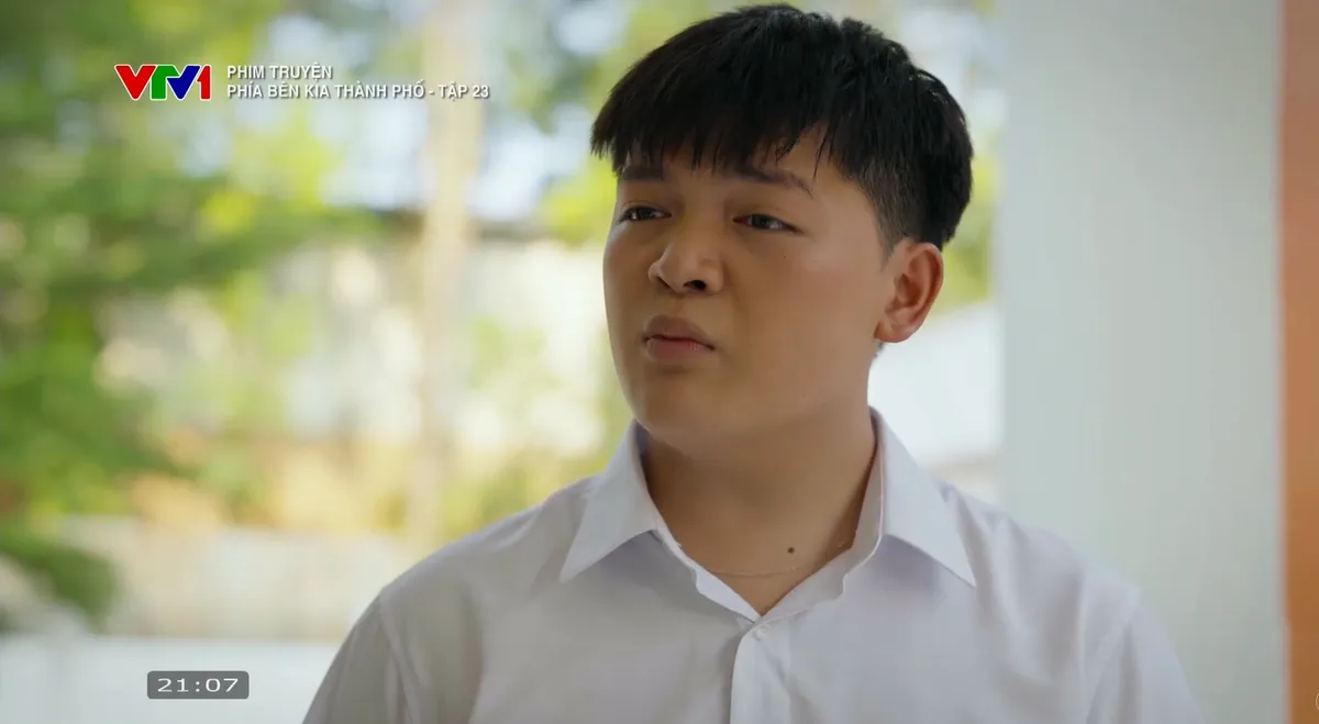 Ph&iacute;a b&ecirc;n kia th&agrave;nh phố - Tập 23: Khu&ecirc; lo lắng cho tương lai của Cương - Ảnh 2.