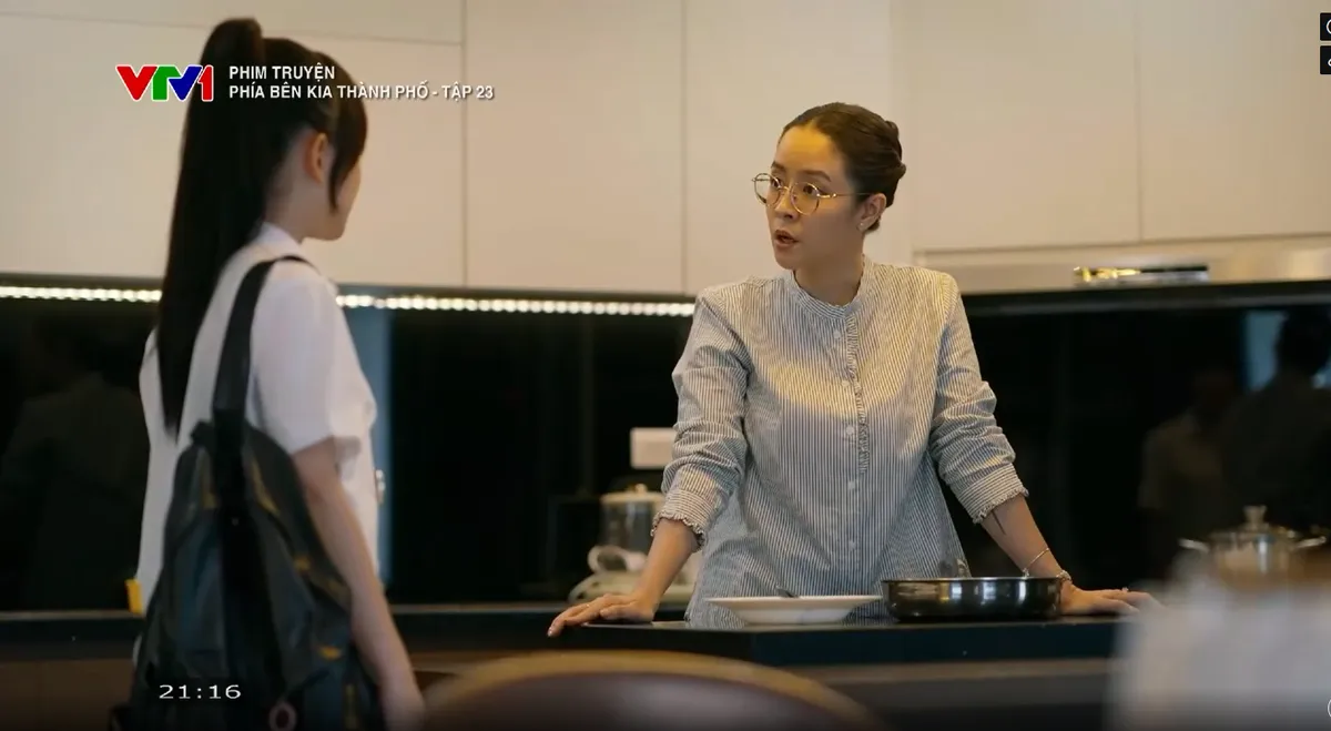 Ph&iacute;a b&ecirc;n kia th&agrave;nh phố - Tập 23: Khu&ecirc; lo lắng cho tương lai của Cương - Ảnh 4.