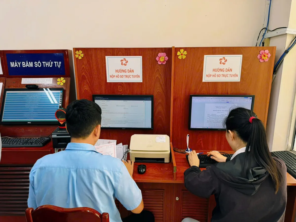 Khánh Hòa tập trung gỡ nút thắt để nâng cao hiệu quả chính quyền địa phương 2 cấp - Ảnh 2.