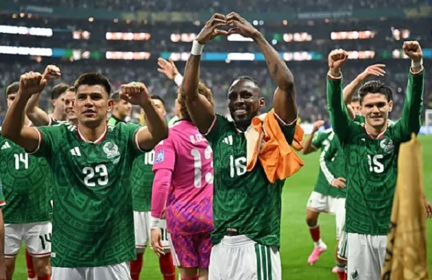 Mexico chấm dứt cơn khát 40 năm, hạ Ecuador để hiên ngang vào vòng 1/8 World Cup 2026- Ảnh 1. Mexico chấm dứt cơn khát 40 năm, hạ Ecuador để hiên ngang vào vòng 1/8 World Cup 2026- Ảnh 1.