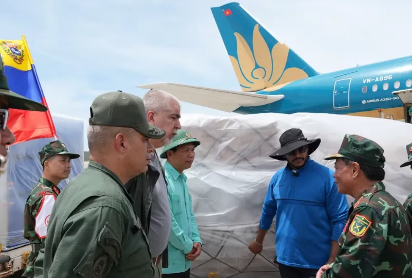 Đoàn Việt Nam chuyển hơn 45 tấn hàng viện trợ tới Venezuela - Ảnh 1.