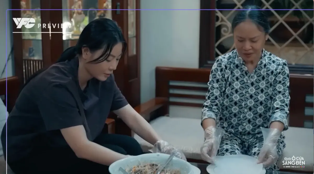 Dưới ô cửa sáng đèn - Tập 21: Mẹ Tài có ý gửi gắm con trai cho chị Nguyệt - Ảnh 5.