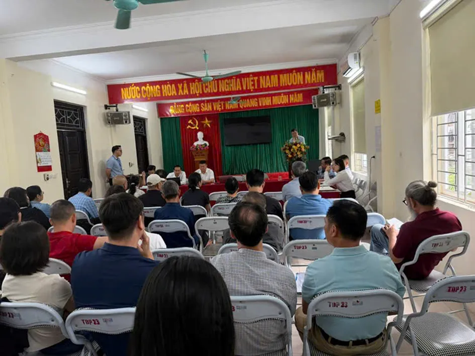 Cảnh gi&aacute;c trước h&agrave;nh vi k&iacute;ch động, l&ocirc;i k&eacute;o tập trung đ&ocirc;ng người li&ecirc;n quan đến dự &aacute;n trọng điểm ở Thủ đ&ocirc; - Ảnh 2.
