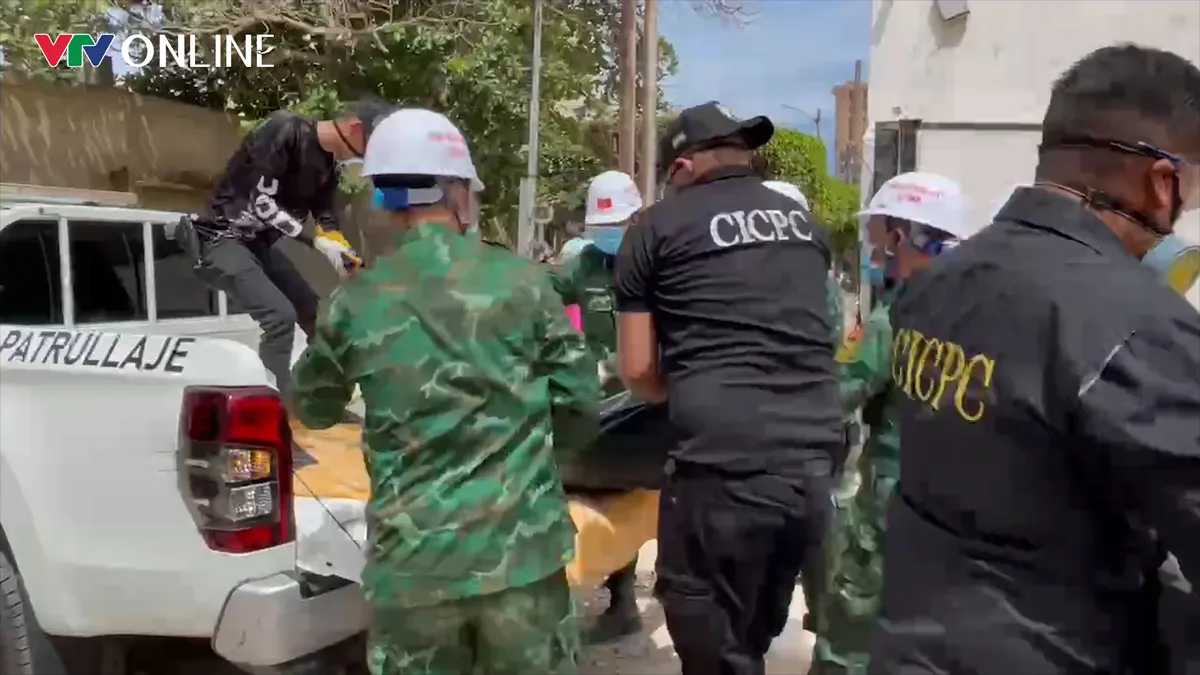 Đoàn cứu nạn Việt Nam tại Venezuela: Tìm thấy 11 thi thể nạn nhân trong ngày đầu ra quân - Ảnh 2.