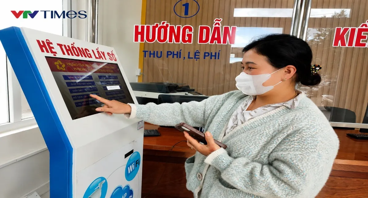 Một năm chính quyền hai cấp: Gỡ “điểm nghẽn” thủ tục đất đai, người dân hưởng lợi - Ảnh 1.
