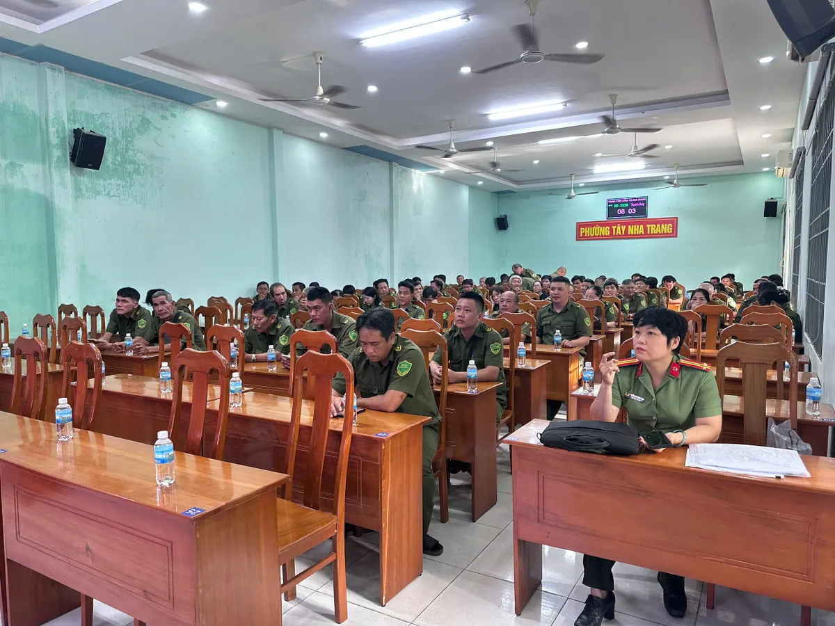Kh&aacute;nh H&ograve;a: Tập huấn kỹ năng cứu hộ v&agrave; ứng ph&oacute; thi&ecirc;n tai cho lực lượng an ninh cơ sở- Ảnh 2.