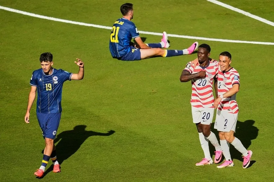 Mỹ đánh bại Bosnia trong thế thiếu người, hẹn Bỉ ở vòng 1/8 World Cup 2026- Ảnh 1. Mỹ đánh bại Bosnia trong thế thiếu người, hẹn Bỉ ở vòng 1/8 World Cup 2026- Ảnh 1.