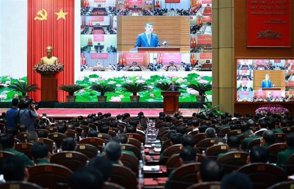 Thủ tướng Lê Minh Hưng: Toàn quân tăng tốc xây dựng Quân đội cách mạng, chính quy, tinh nhuệ, hiện đại- Ảnh 1. Thủ tướng Lê Minh Hưng: Toàn quân tăng tốc xây dựng Quân đội cách mạng, chính quy, tinh nhuệ, hiện đại- Ảnh 1.