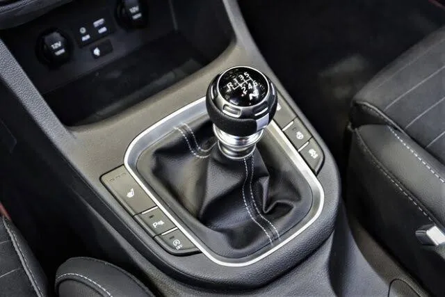 Những thói quen cần tránh để hộp số ô tô bền bỉ, hạn chế hỏng hóc tốn kém- Ảnh 1. Những thói quen cần tránh để hộp số ô tô bền bỉ, hạn chế hỏng hóc tốn kém- Ảnh 1.