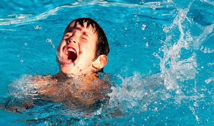 Cấp cứu trẻ đuối nước: Đừng để bỏ lỡ "thời gian v&agrave;ng" cứu sống trẻ- Ảnh 1.