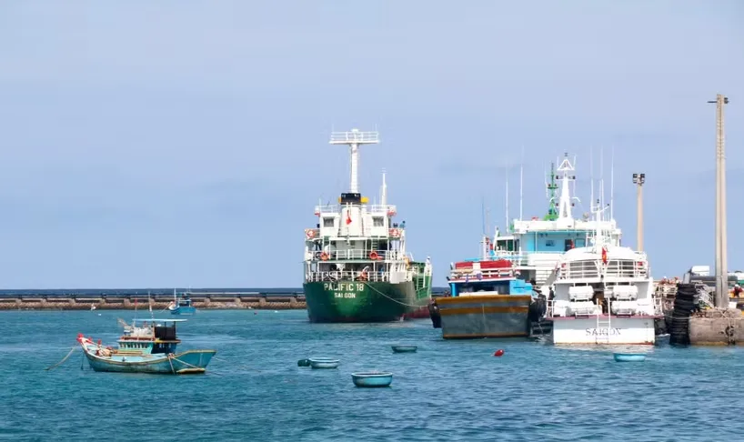 Lâm Đồng yêu cầu chủ động ứng phó áp thấp nhiệt đới khả năng mạnh lên thành bão - Ảnh 1.