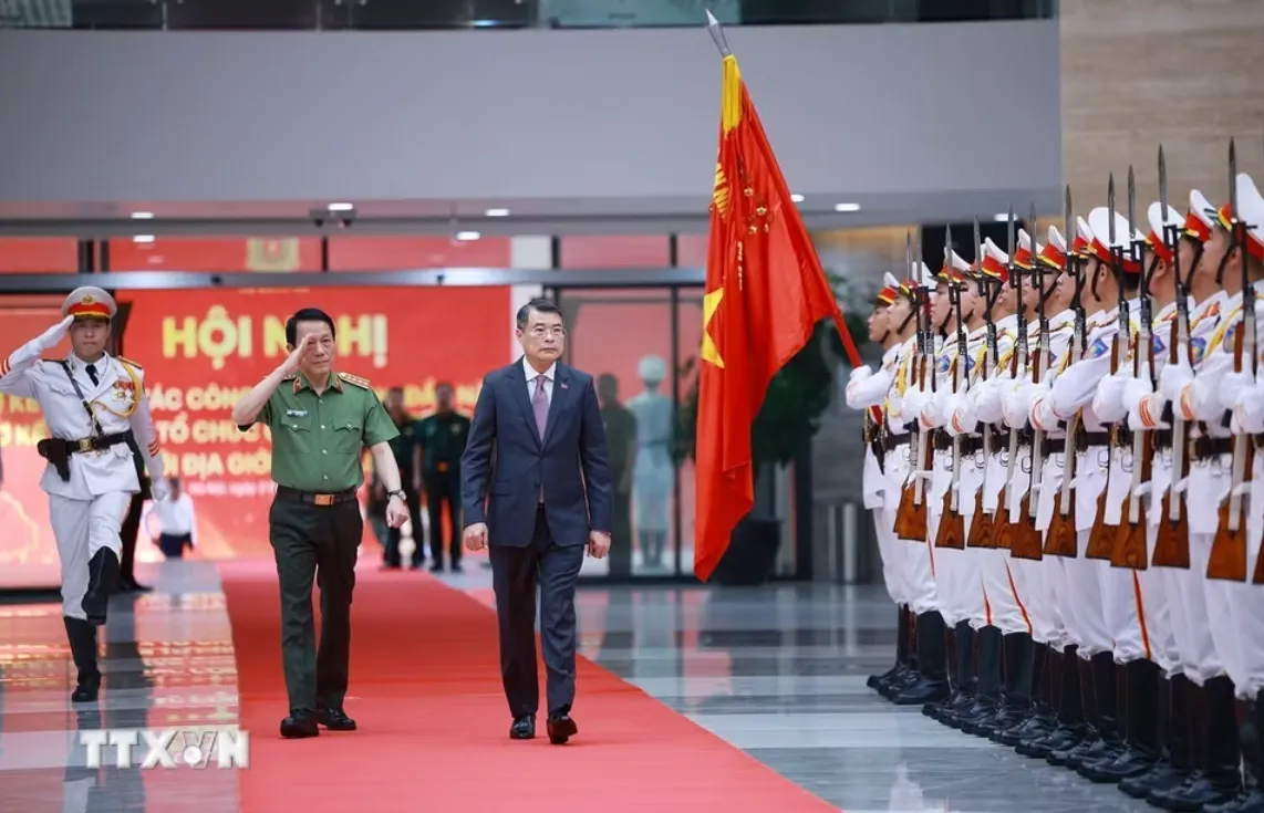 Thủ tướng dự Hội nghị sơ kết c&ocirc;ng t&aacute;c c&ocirc;ng an 6 th&aacute;ng đầu năm 2026- Ảnh 2.
