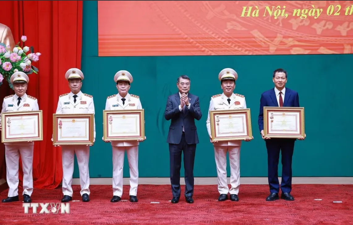 Thủ tướng dự Hội nghị sơ kết c&ocirc;ng t&aacute;c c&ocirc;ng an 6 th&aacute;ng đầu năm 2026- Ảnh 5.