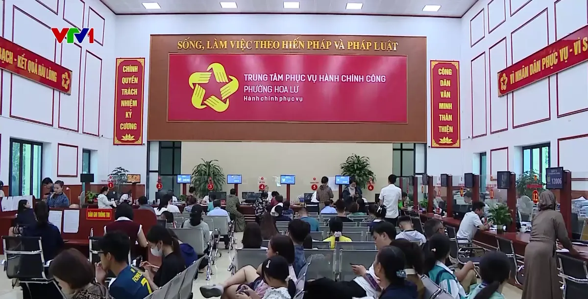 Đẩy mạnh dịch vụ công trực tuyến, giảm áp lực cho chính quyền cơ sở - Ảnh 1.