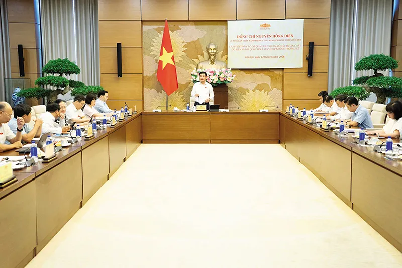 Tiếp tục cắt giảm thủ tục hành chính, điều kiện kinh doanh
- Ảnh 1.