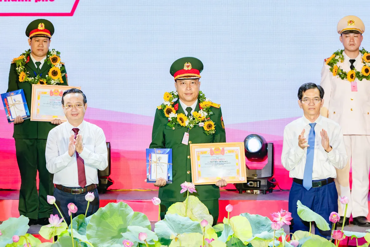Tuổi trẻ TP Hồ Chí Minh học theo Bác, viết tiếp những câu chuyện đẹp - Ảnh 4.