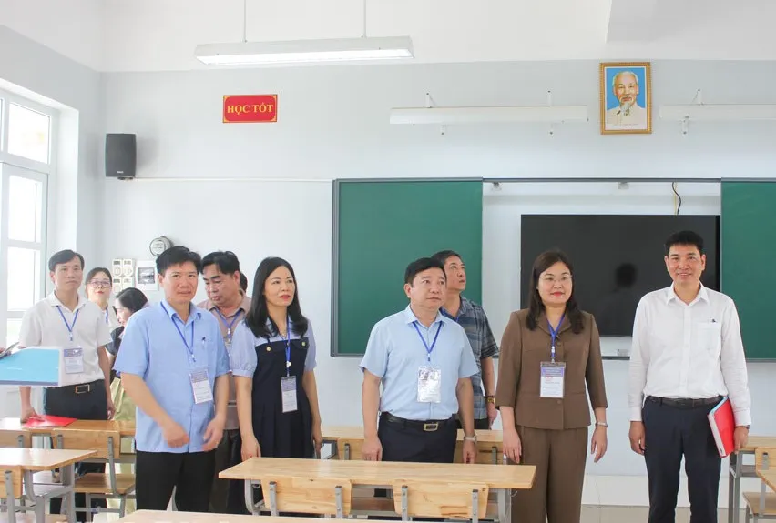 Ninh Bình - Dấu ấn từ một mùa thi lịch sử- Ảnh 1.