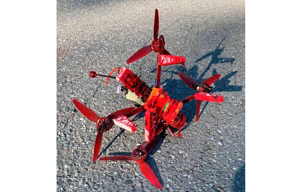 UAV mang "bom giả" nhằm vào Đại sứ quán Nga tại Thụy Điển- Ảnh 1.