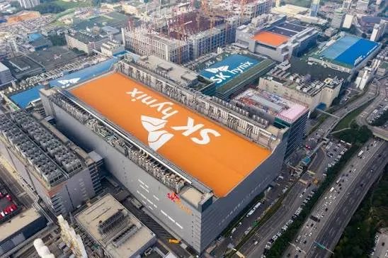 SK hynix đầu tư hơn 64 tỷ USD mở rộng sản xuất chip, đ&oacute;n l&agrave;n s&oacute;ng AI to&agrave;n cầu- Ảnh 1.