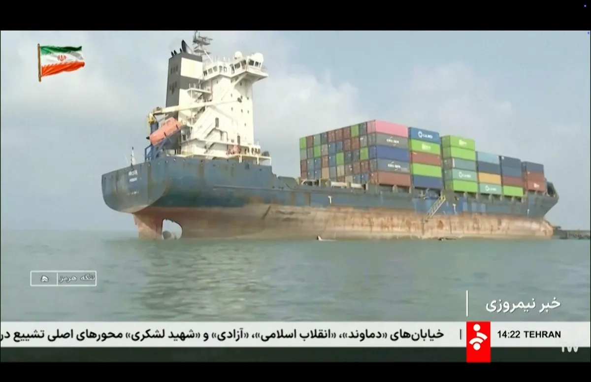 Iran yêu cầu tàu chở dầu qua eo biển Hormuz phải sử dụng tuyến đường chỉ định - Ảnh 1.