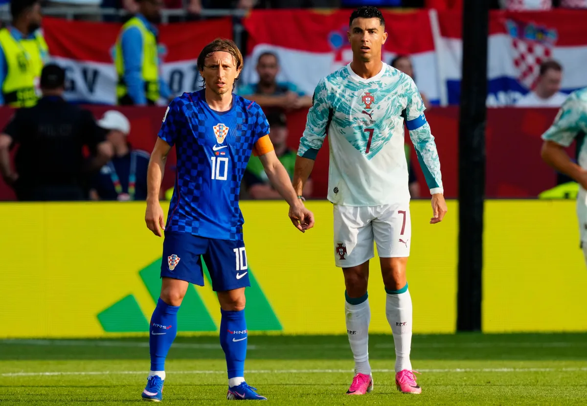 Bình luận FIFA World Cup 2026™: Ronaldo đưa Bồ Đào Nha đi tiếp, Modrić khép lại chương cuối tại World Cup - Ảnh 1.
