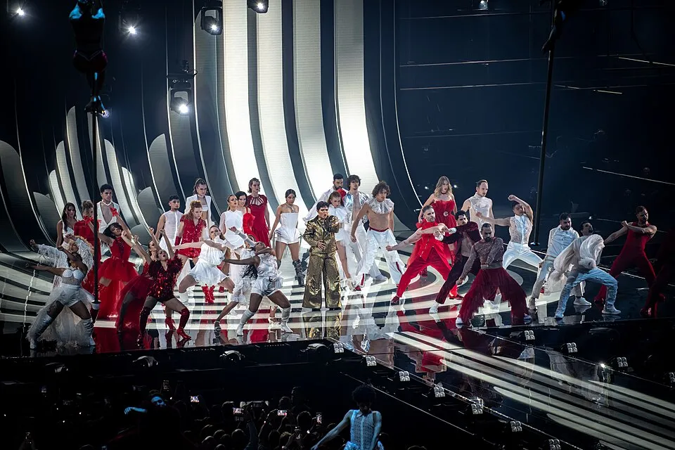 Eurovision: Sân khấu của những bản sắc - Ảnh 4.