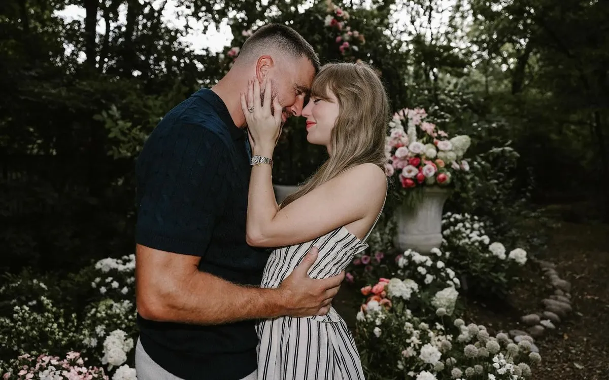 Taylor Swift và Travis Kelce - Ảnh: X Taylor Swift