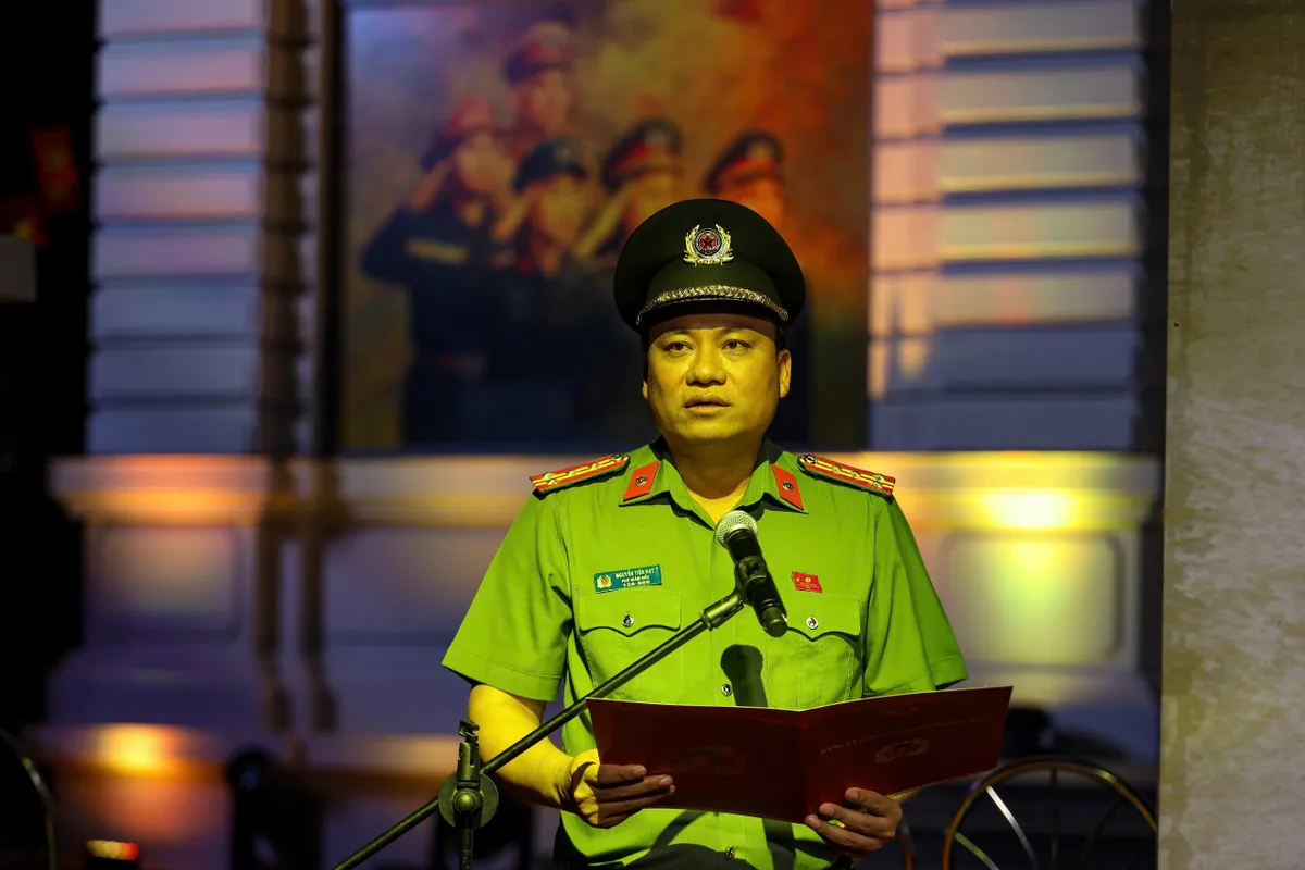 Công an Hà Nội tái hiện chiến công vụ án số 7 Ôn Như Hầu qua "Mật Lệnh Đêm" - Ảnh 2.