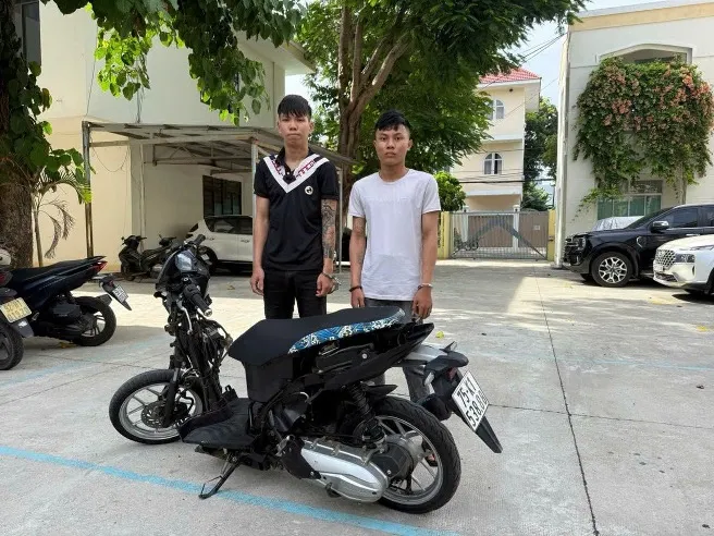 Đà Nẵng: Khởi tố, bắt tạm giam 2 đối tượng chuyên trộm cắp tài sản trong xe ô tô- Ảnh 2.