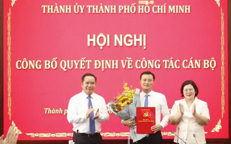 Thủ tướng phê chuẩn miễn nhiệm chức vụ Phó Chủ tịch UBND TP.HCM đối với ông Bùi Xuân Cường- Ảnh 1. Thủ tướng phê chuẩn miễn nhiệm chức vụ Phó Chủ tịch UBND TP.HCM đối với ông Bùi Xuân Cường- Ảnh 1.