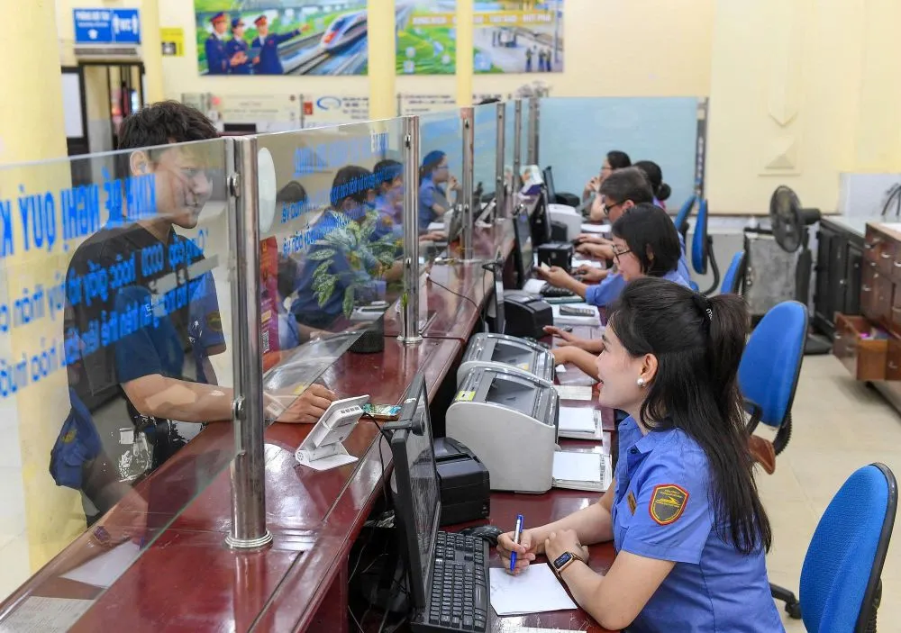 Gi&aacute; nhi&ecirc;n liệu giảm, Bộ X&acirc;y dựng y&ecirc;u cầu doanh nghiệp hạ gi&aacute; cước vận tải- Ảnh 1.