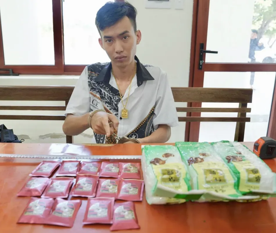 Phá đường dây ma túy xuyên địa bàn ở Quảng Trị, thu giữ hơn 7kg ma túy tổng hợp- Ảnh 2. Phá đường dây ma túy xuyên địa bàn ở Quảng Trị, thu giữ hơn 7kg ma túy tổng hợp- Ảnh 2.