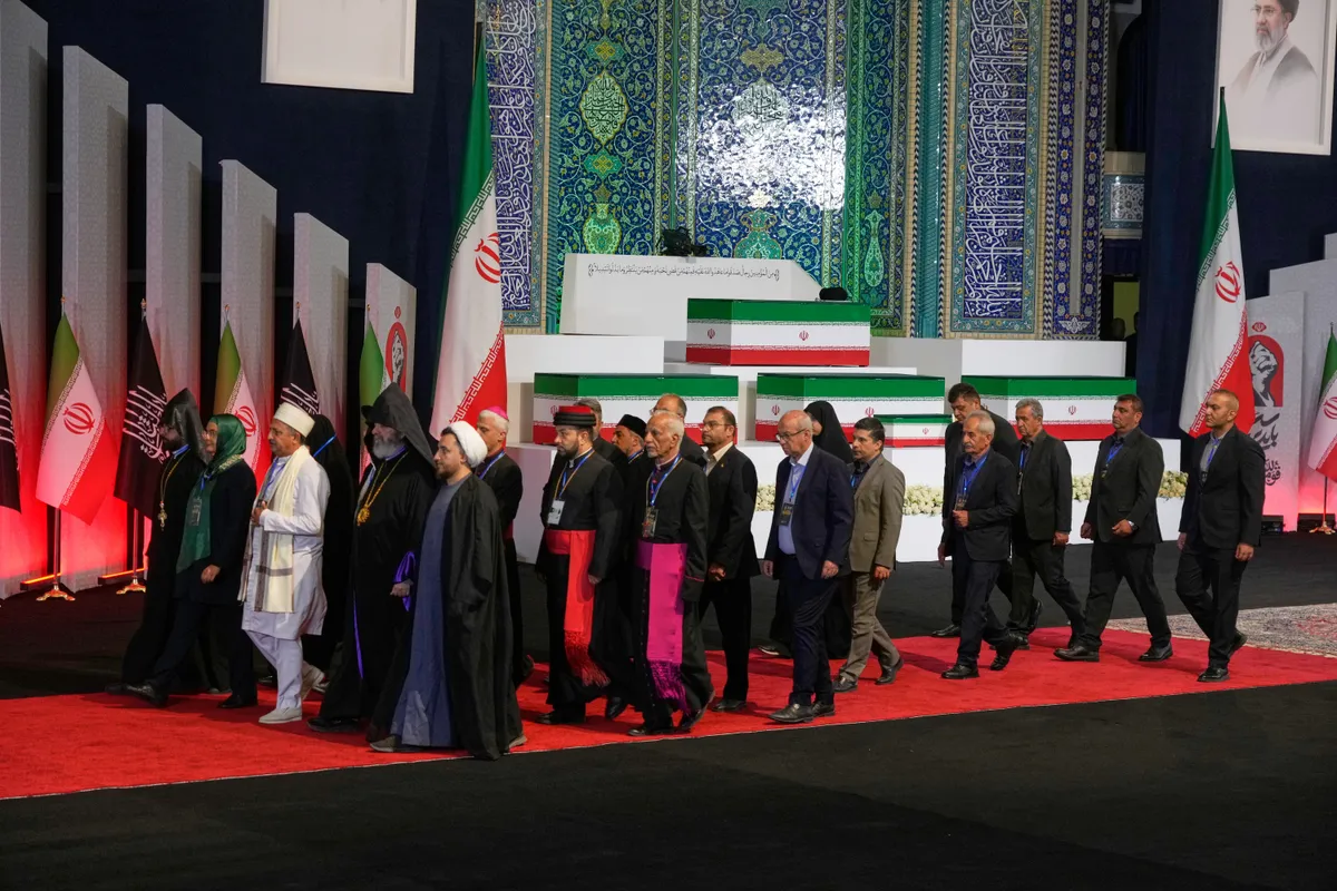 Iran huy động 265.000 cảnh sát bảo vệ lễ tang cố Lãnh tụ Khamenei- Ảnh 3.