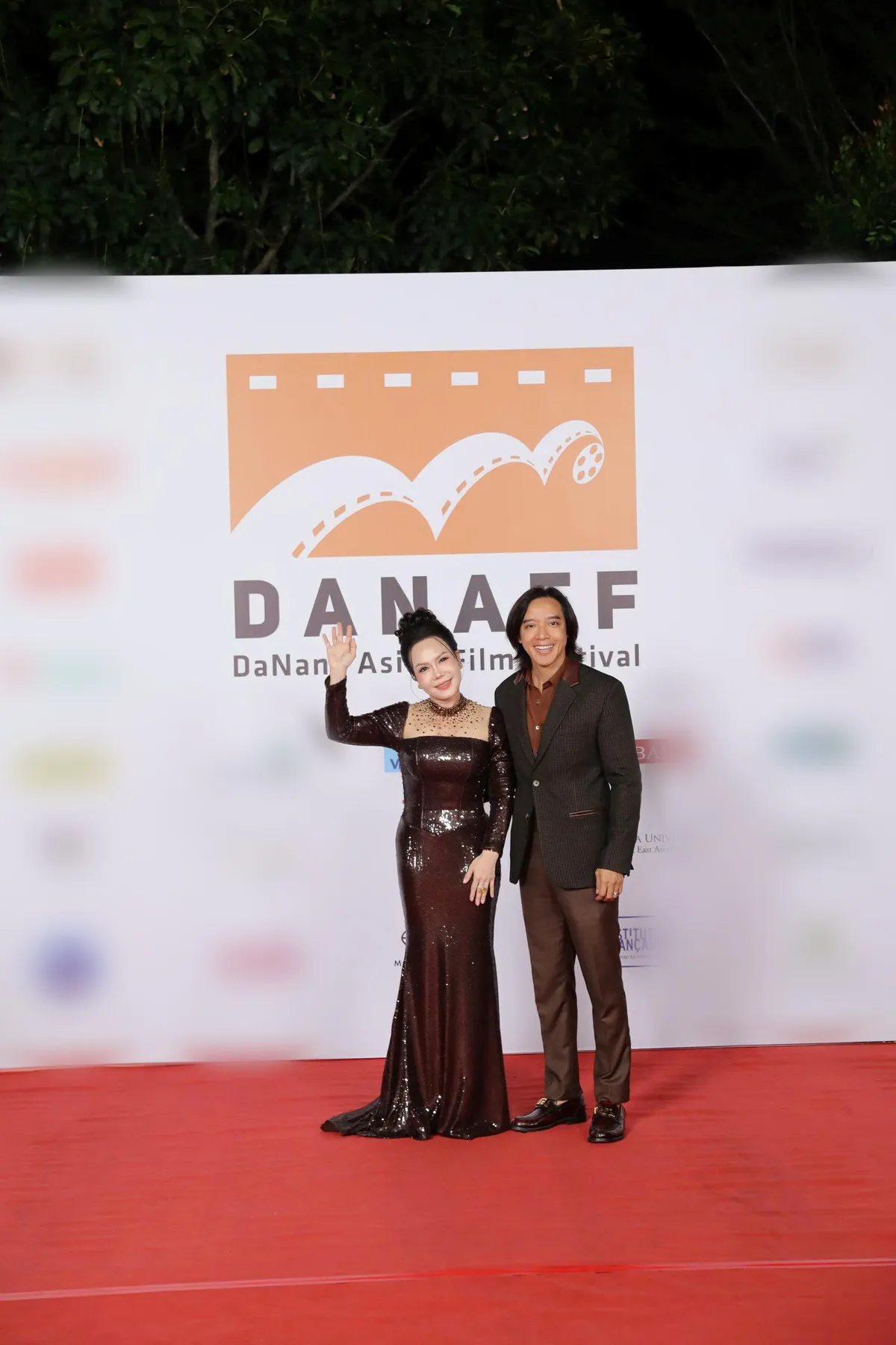 Dàn mỹ nhân khoe sắc trên thảm đỏ Bế mạc LHP DANAFF lần thứ IV - Ảnh 8.