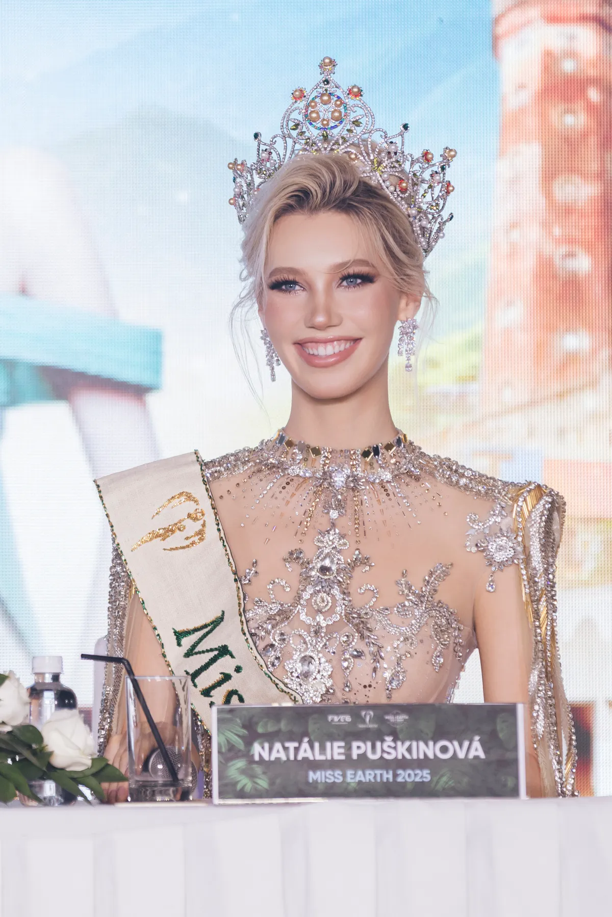 Miss Earth 2025 đánh giá cao đại diện Việt Nam, chia sẻ bí quyết để tỏa sáng ở đấu trường nhan sắc quốc tế - Ảnh 2.