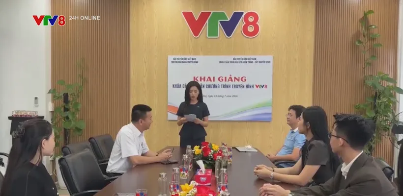 VTV8 khai giảng khóa đào tạo người dẫn chương trình- Ảnh 4. VTV8 khai giảng khóa đào tạo người dẫn chương trình- Ảnh 4.