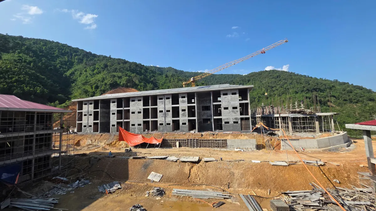 Điểm tựa giáo dục vùng biên- Ảnh 2.