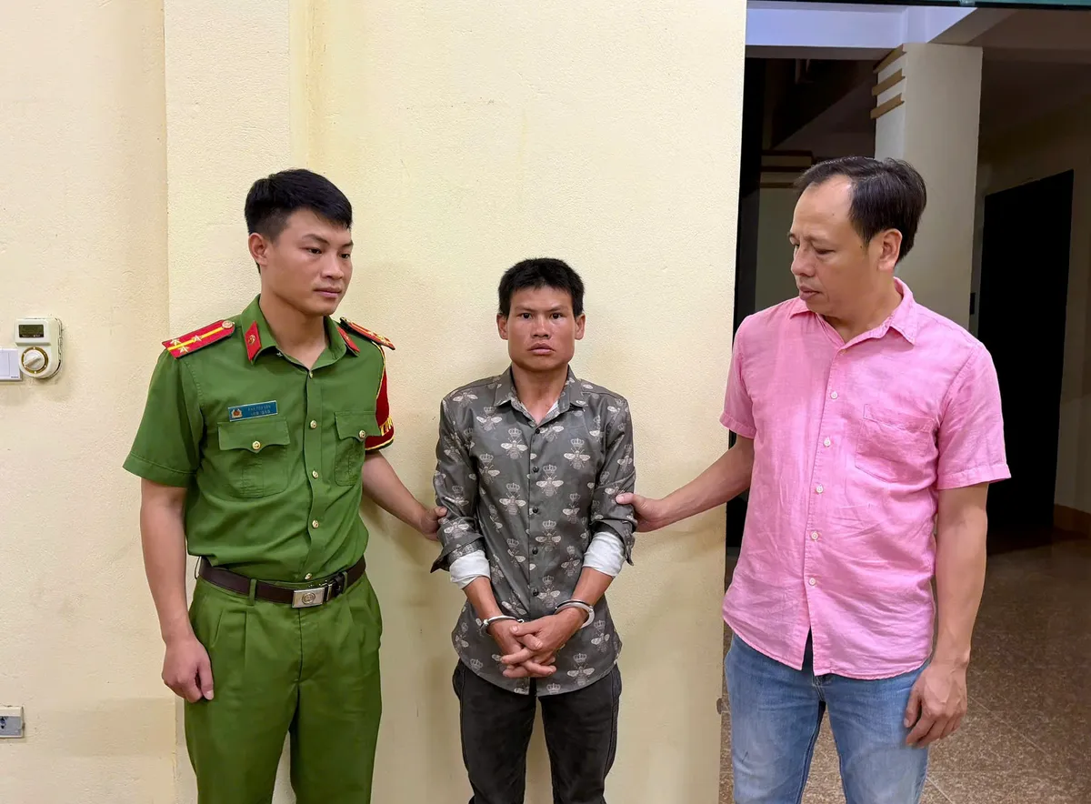 Chân dung kẻ bắt cóc bé gái 6 tuổi ở Sơn La rồi bỏ trốn sang Lào Cai- Ảnh 1.