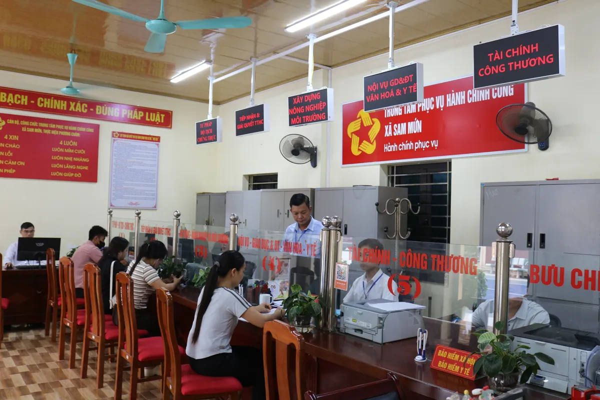 Điện Bi&ecirc;n: Một năm tạo dựng nền h&agrave;nh ch&iacute;nh gần d&acirc;n, v&igrave; d&acirc;n ở x&atilde; bi&ecirc;n giới Sam Mứn - Ảnh 4.