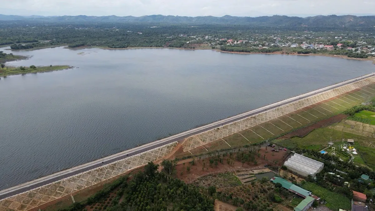 Đắk Lắk siết kỷ luật công vụ, tăng tốc xử lý gần 400 dự án chậm tiến độ- Ảnh 1. Đắk Lắk siết kỷ luật công vụ, tăng tốc xử lý gần 400 dự án chậm tiến độ- Ảnh 1.