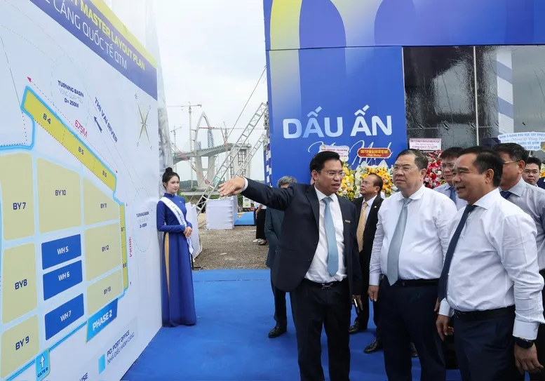 Phó Thủ tướng Thường trực Phạm Gia Túc dự lễ khởi công dự án cảng biển thuộc Cụm cảng nước sâu Cái Mép - Thị Vải - Ảnh 4.